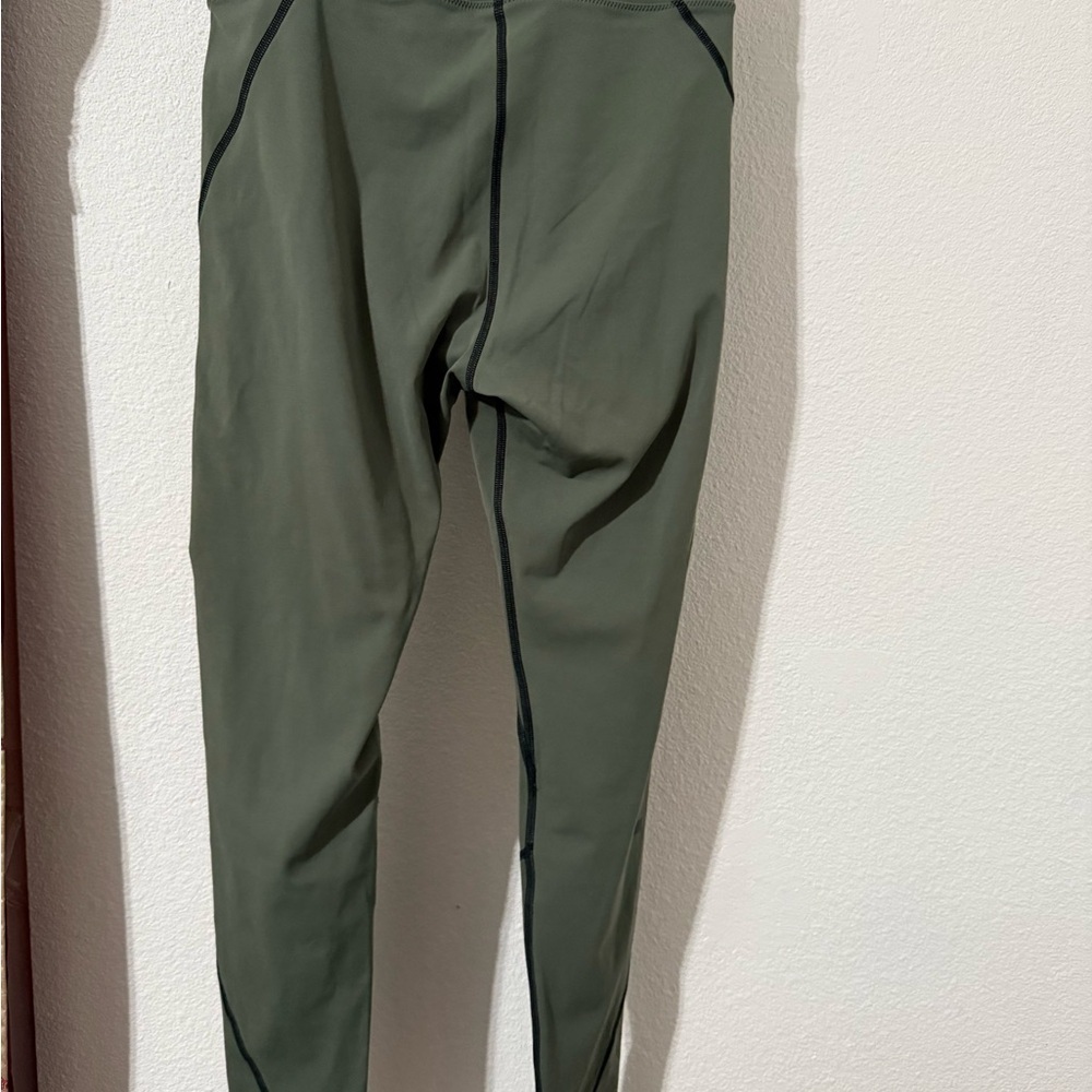 Bandier SOLID & STRIPED Olive Leggings with Black Details - Picture 4 of 6